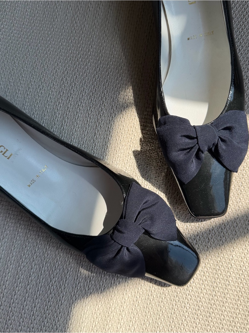Bruno Magli Black Patent Leather Kitten block heel Flats with Navy Bow